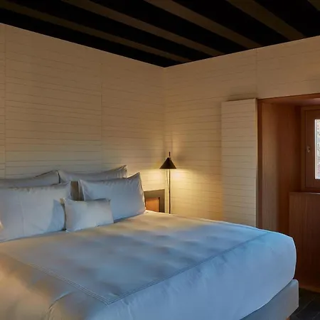 Casa Palacio Paredes Saavedra By Atrio Caces