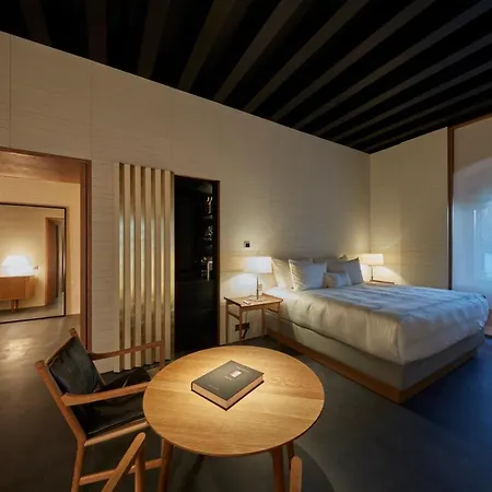 Casa Palacio Paredes Saavedra By Atrio Caces