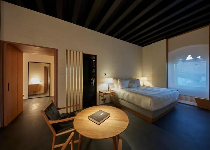 Casa Palacio Paredes Saavedra By Atrio Caces